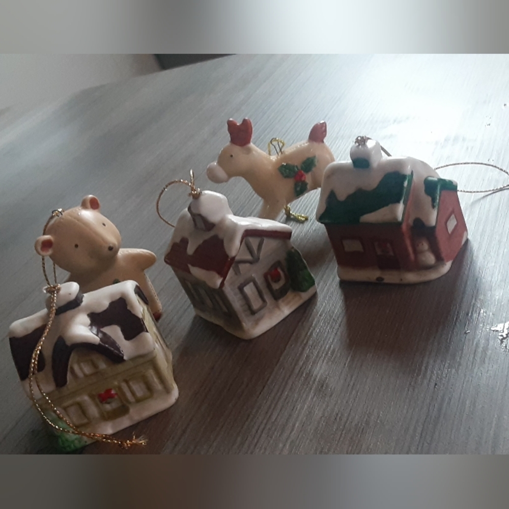 Classic grouping of 5 vintage homco glass ornaments! Great condition!